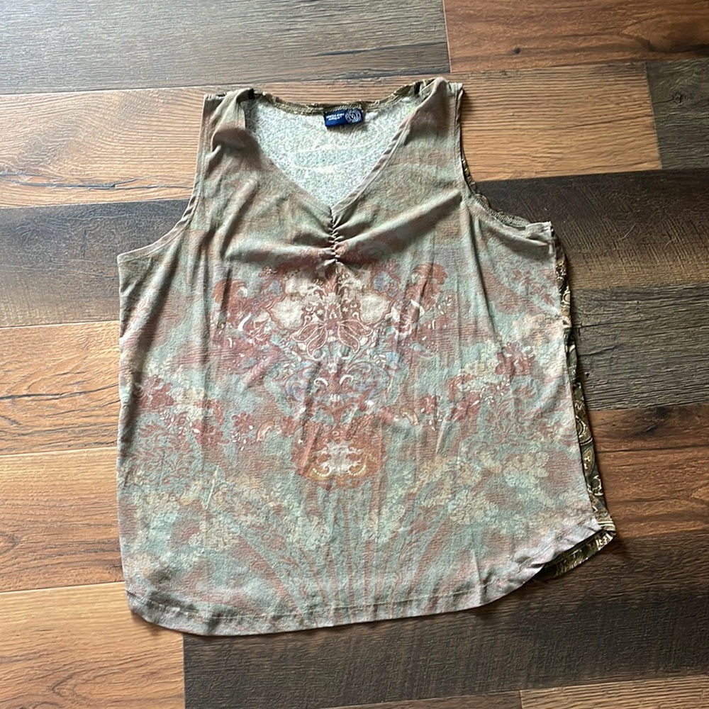 Women’s polyester tank top, size 18/20. Early 2000’s